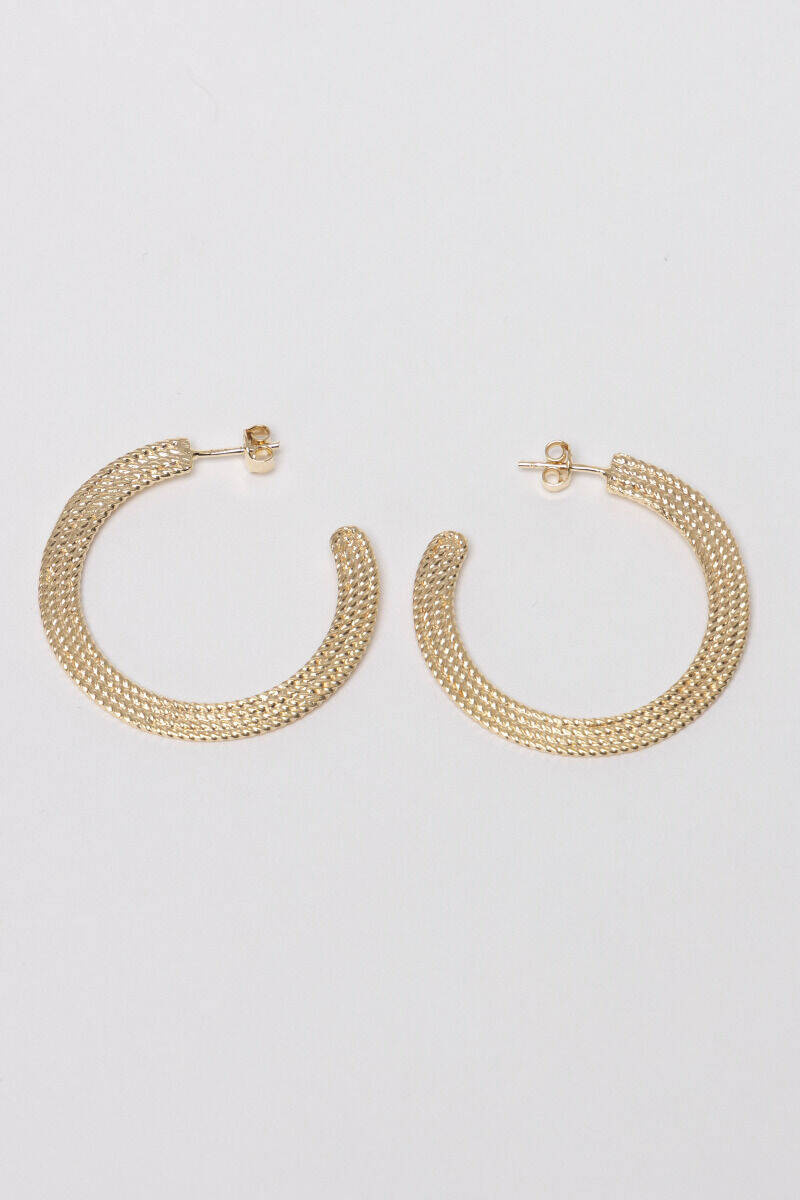 Pozłacane kolczyki koła z fakturą plecionki