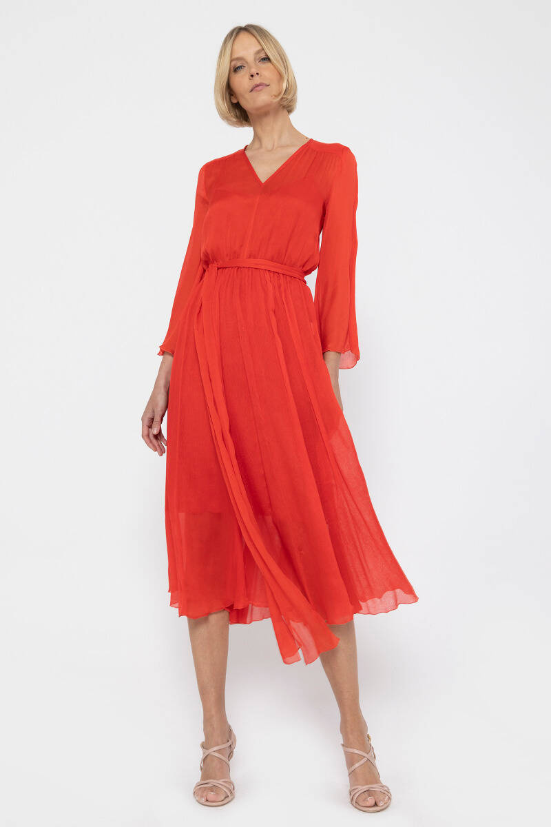 Jedwabna czerwona sukienka z rękawami 3/4