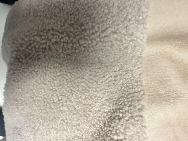 Kożuch beżowy z wstawkami z futra