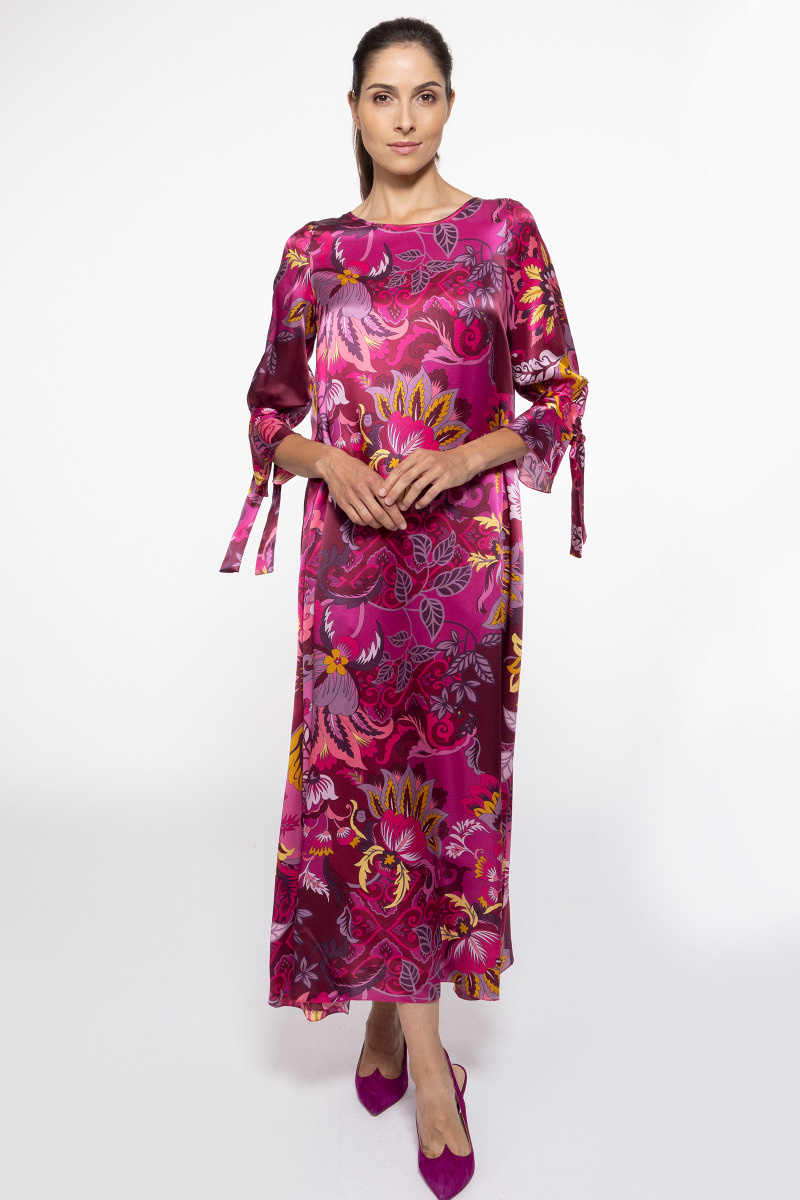 Sukienka maxi w kolorowy print z rękawem 3/4 
