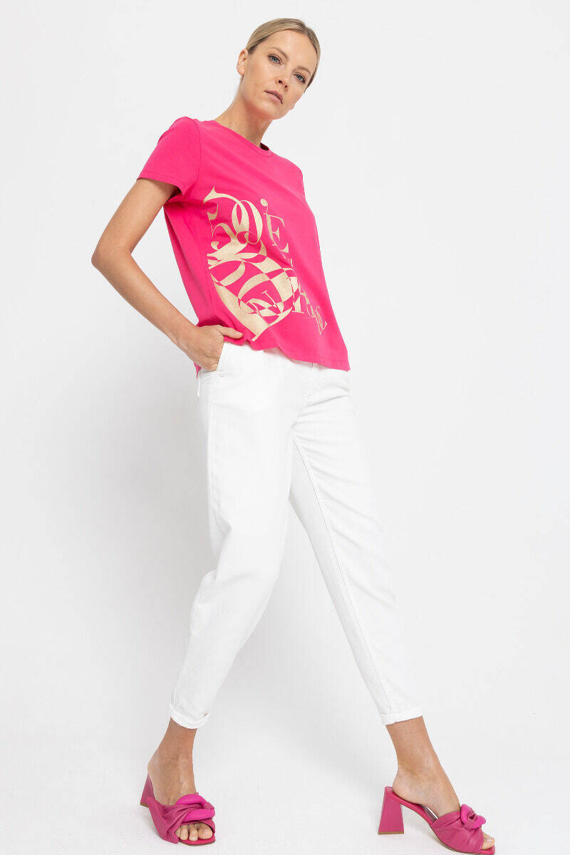 Różowy t-shirt z napisem Deni 