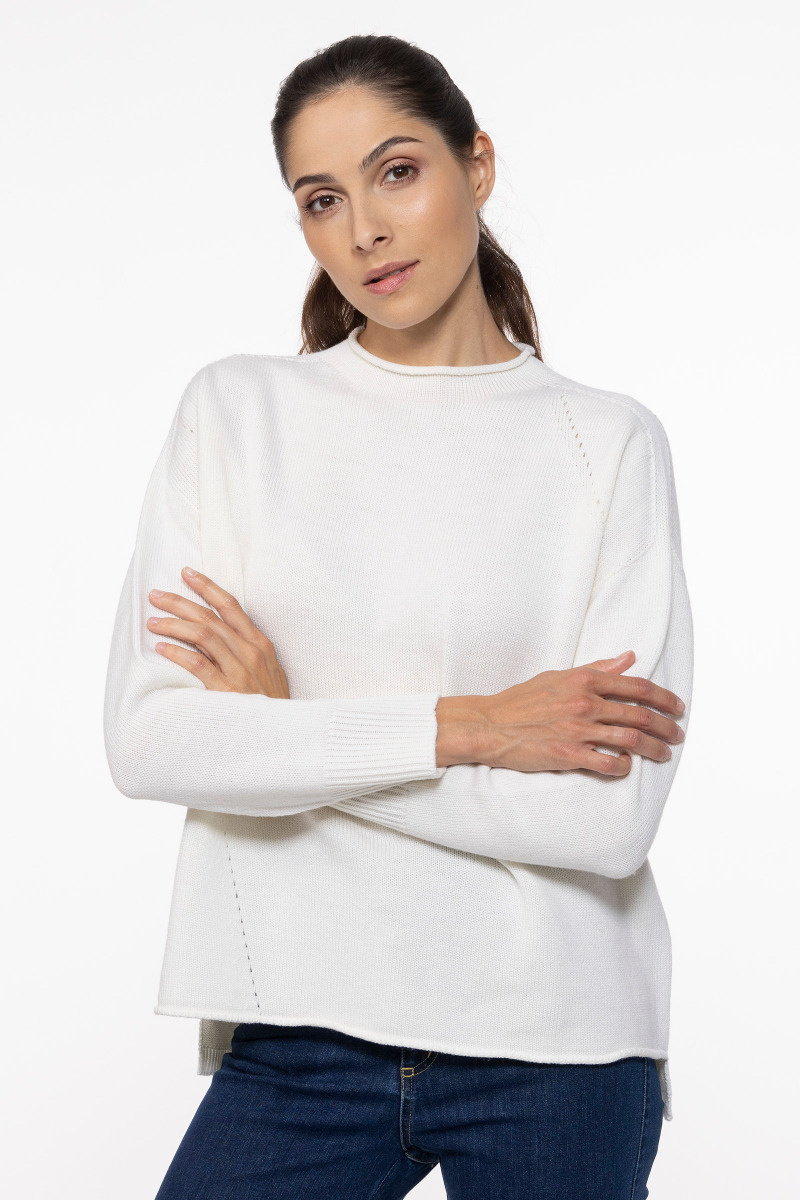 Sweter w kolorze ecru