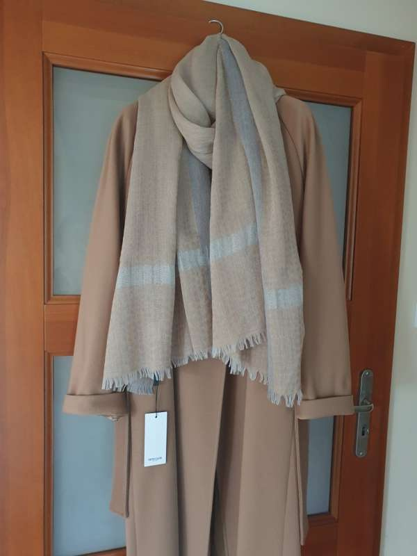 DENI CLER włoski szal wełna 98% beż 205x70 cm