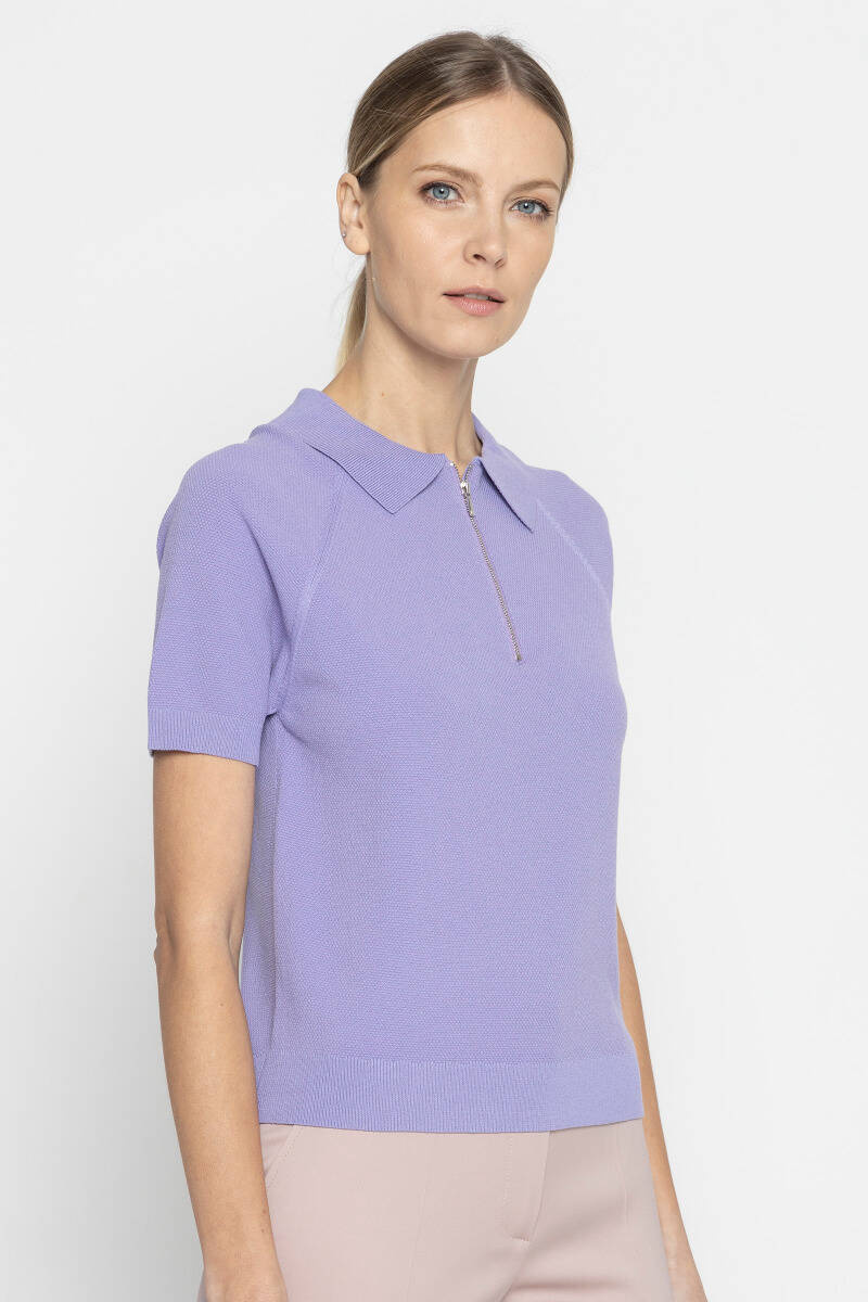 Fioletowy sweter typu polo