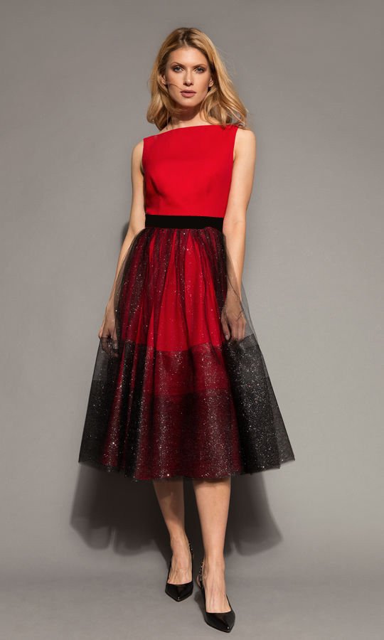 Czerwona, unikatowa sukienka z czarną, błyszczącą warstwą tiulu