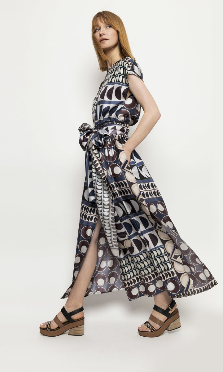 Długa, jedwabna sukienka z granatowo-bordowym printem