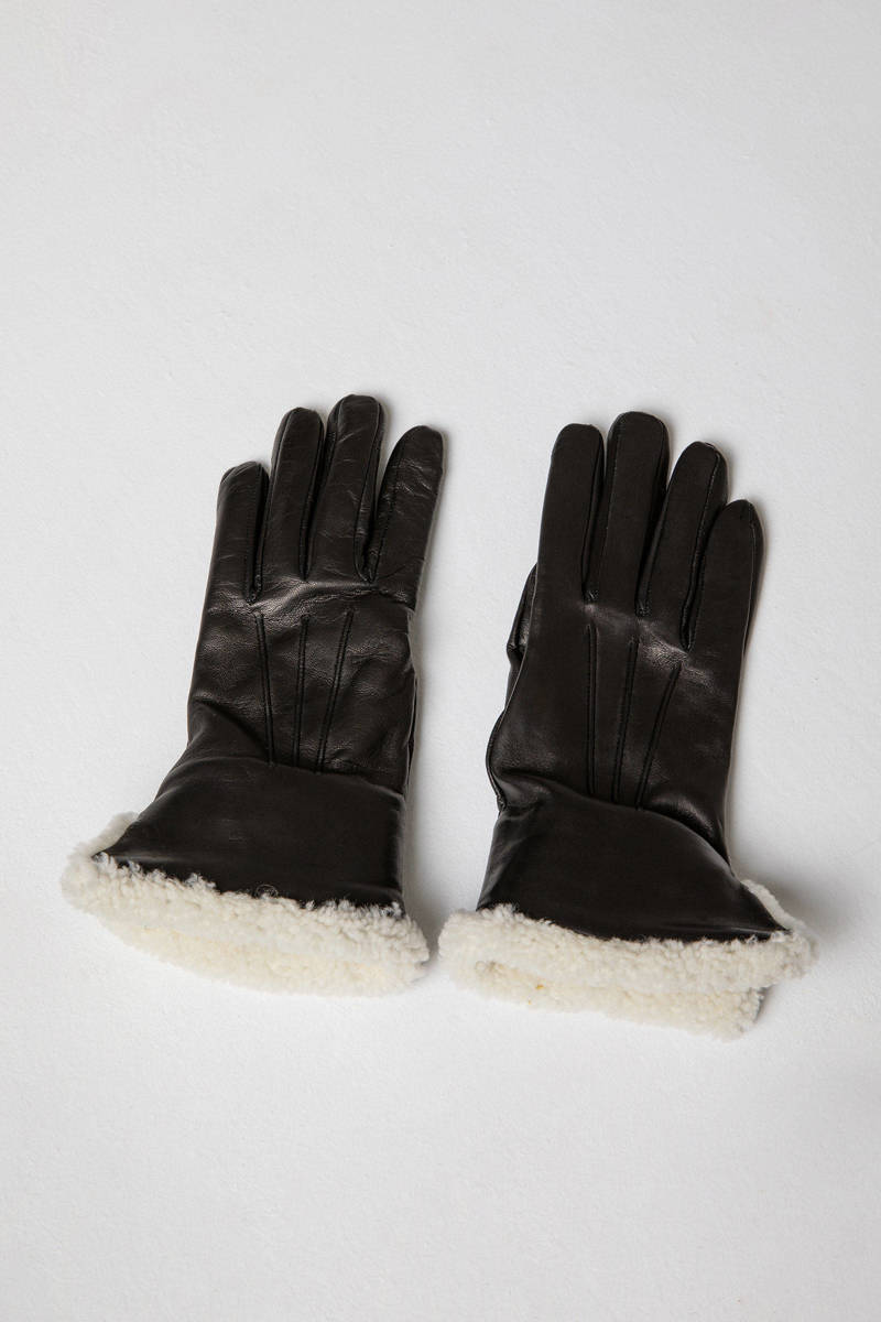 Krótkie, czarne, skórzane rękawiczki z futerkiem