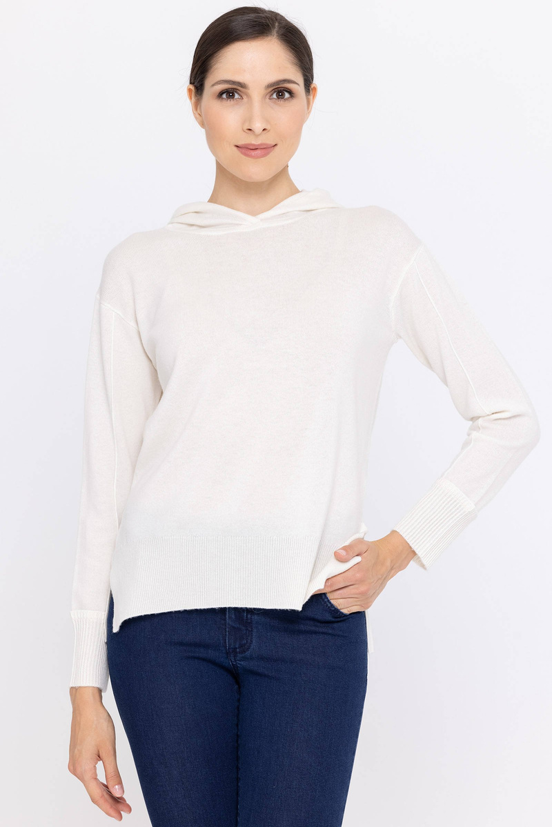 Sweter z kapturem